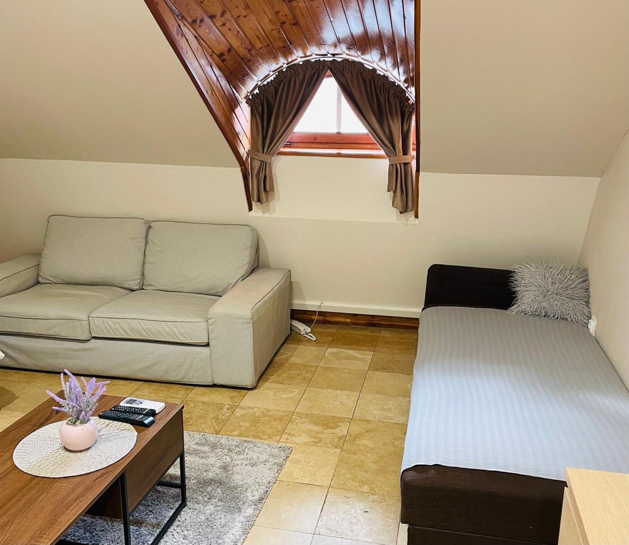 Downtown Apartments With Shared Kitchen Gyor Luaran gambar
